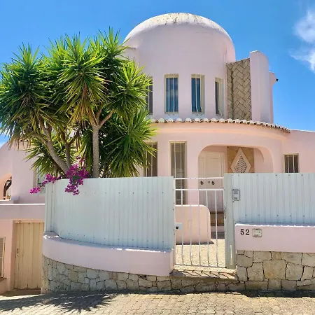 Willa Amendoeiras 52